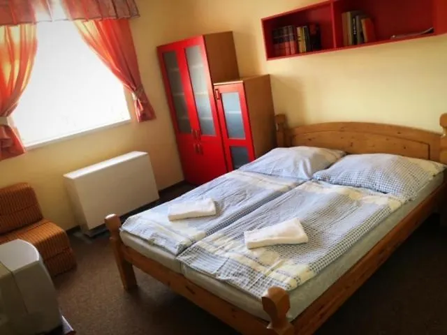 Na Pracharne Lodge